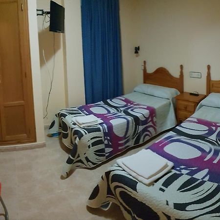 Hostal El Busto Teruel Bagian luar foto