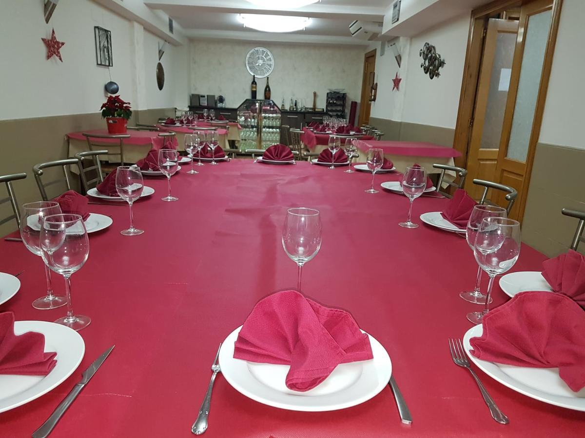 Hostal El Busto Teruel Bagian luar foto