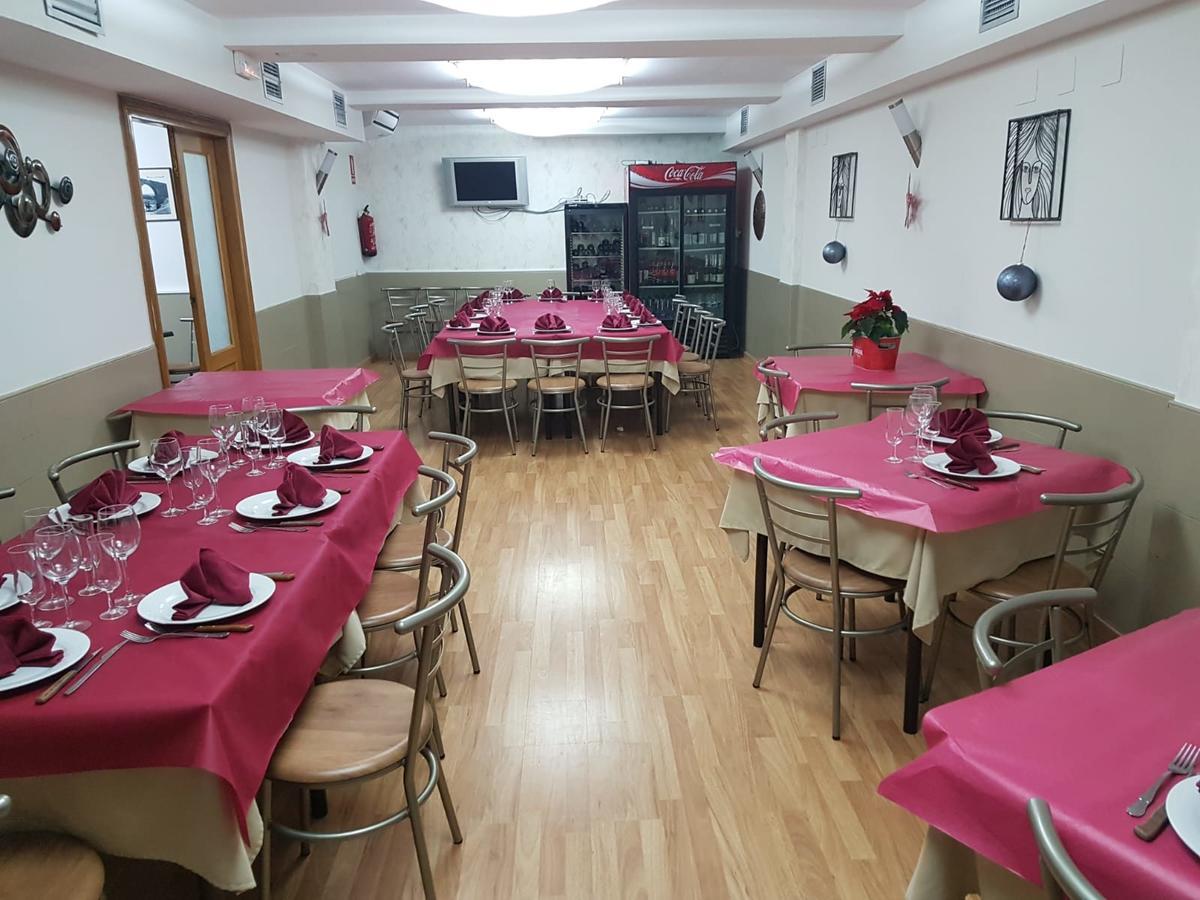 Hostal El Busto Teruel Bagian luar foto