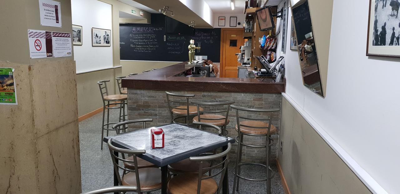 Hostal El Busto Teruel Bagian luar foto