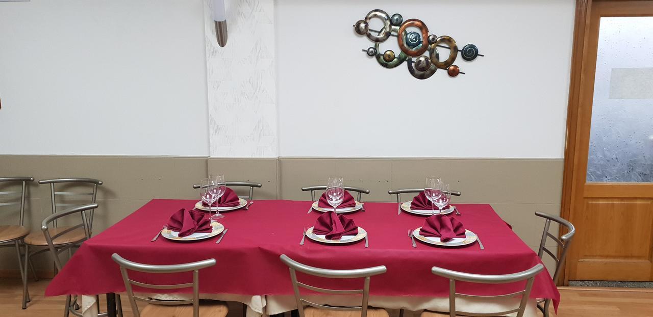 Hostal El Busto Teruel Bagian luar foto