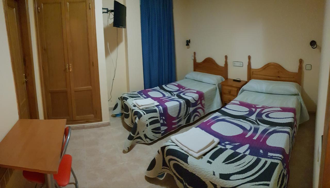 Hostal El Busto Teruel Bagian luar foto