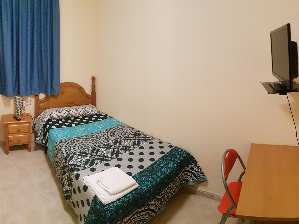 Hostal El Busto Teruel Bagian luar foto
