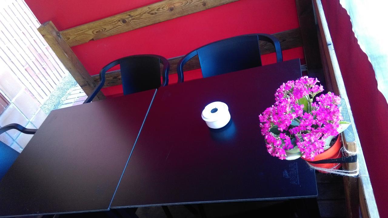 Hostal El Busto Teruel Bagian luar foto