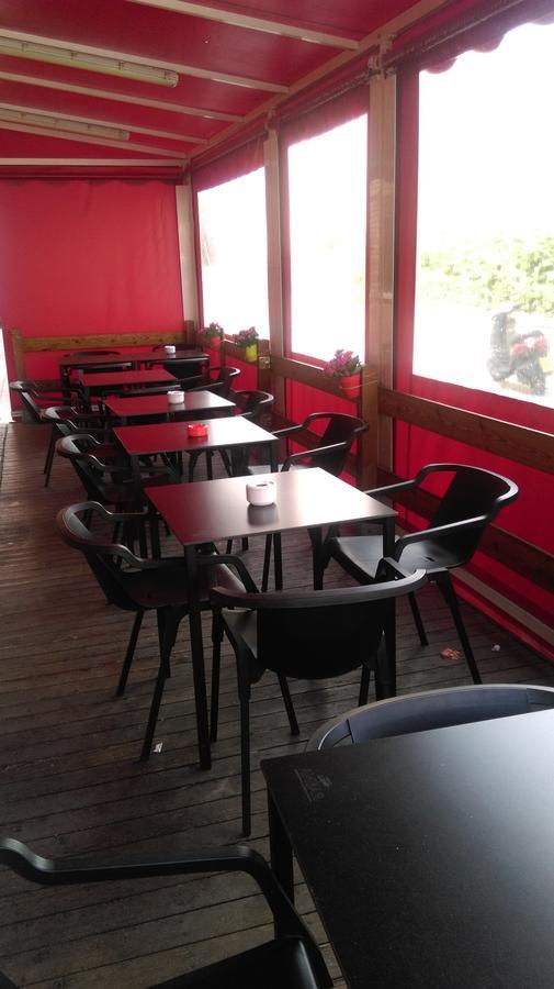 Hostal El Busto Teruel Bagian luar foto